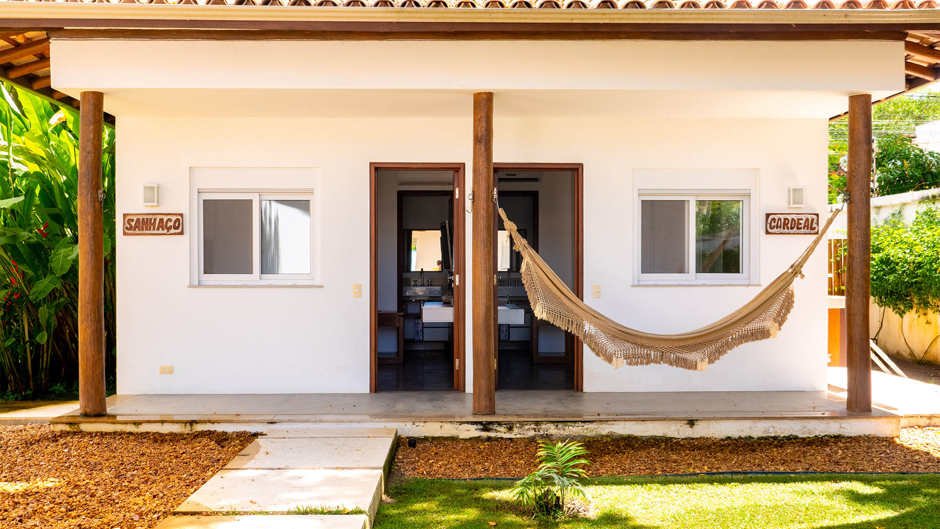 Minimalist Soul of Coastal